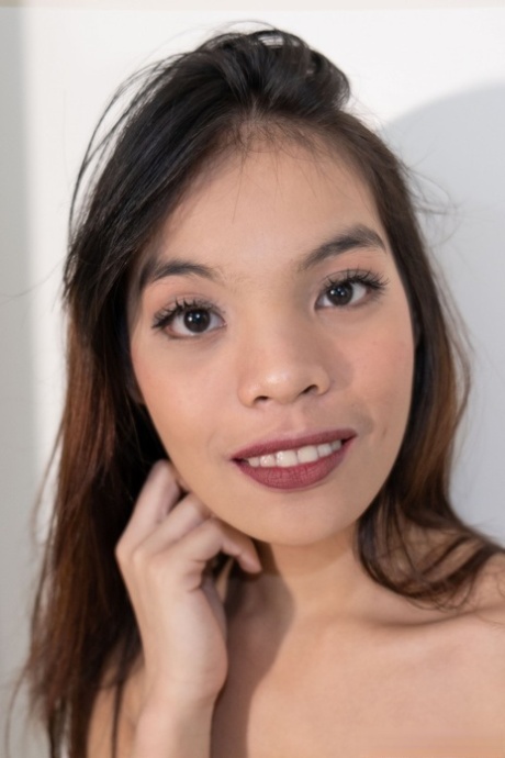Naked Czech Wife Gracia Saluda